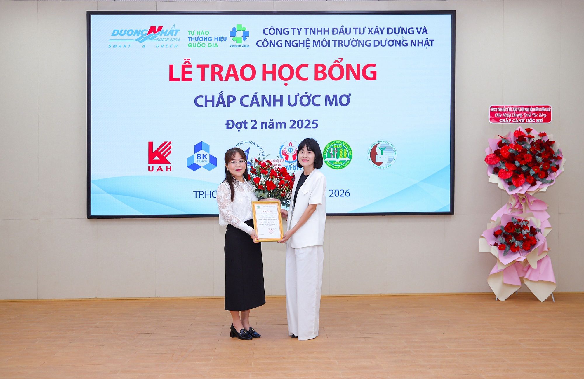 Dương Nhật trao tặng học bổng Chắp cánh ước mơ đợt 2 năm 2025 