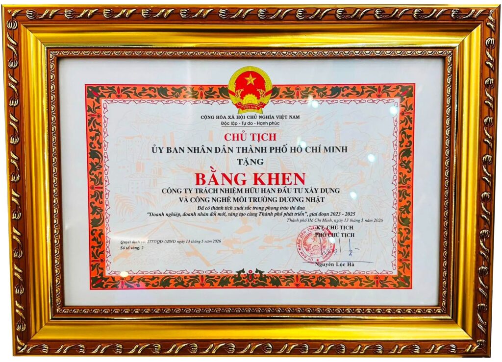 Dương Nhật nhận bằng khen chủ tịch UBND TPHCM