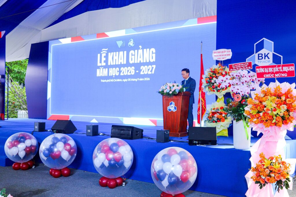 Dương Nhật đã trao tặng học bổng Chắp cánh ước mơ